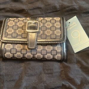 Nine West Black and Tan Patterned Wallet (pink juicy pants not wallet!)